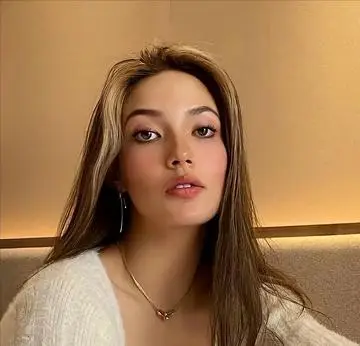 世界杯上的风华绝代女主持，你知道她背后的努力吗？